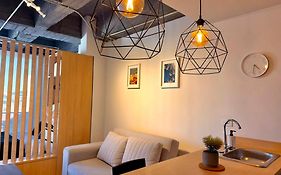 Elegante Loft Céntrico con Balcón